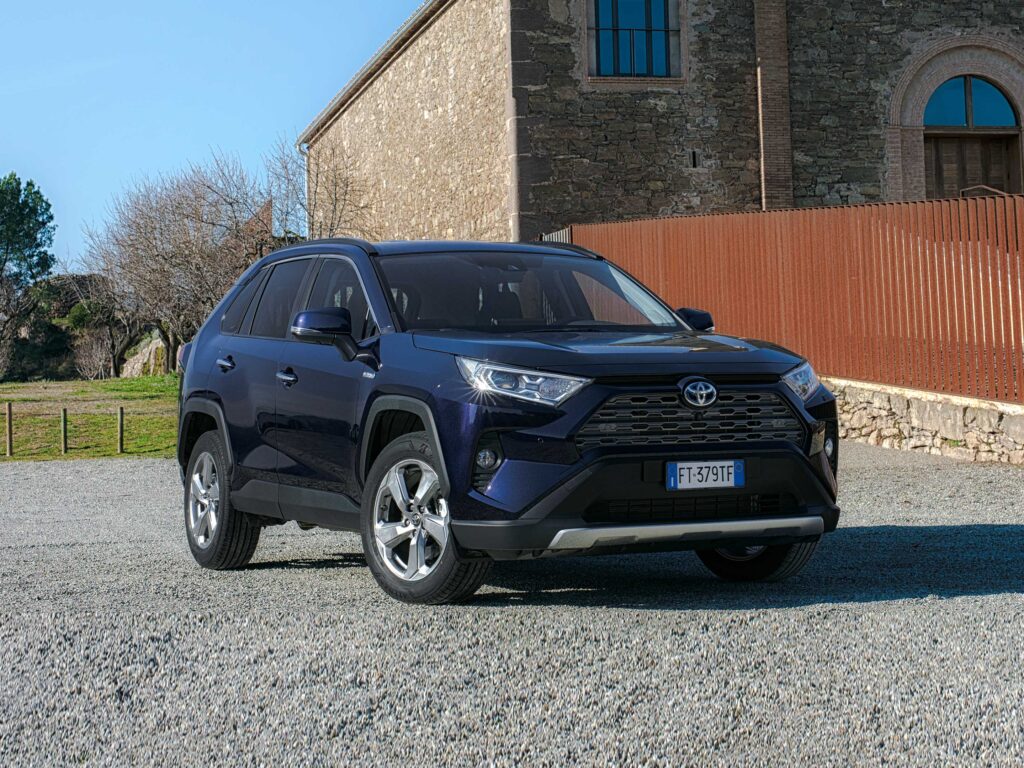Фото 3 — Обзор нового Toyota RAV4